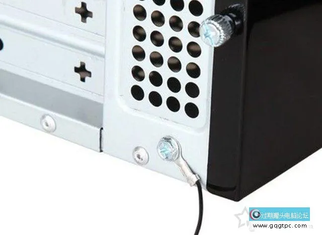 电脑机箱泄电是什么原因？电脑主机泄电麻手的原因及故障处理