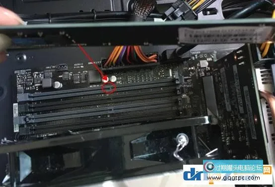 主板和内存不兼容会发生甚么情形？怎样处理？